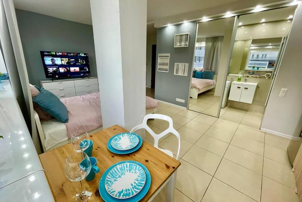Appartamento Gold 3 Metro X2 Wifi 300 Mbs 60'Tv Netflix Hbo Appletv+ Varsavia Esterno foto