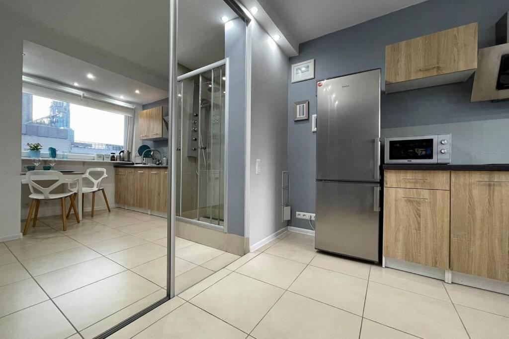 Appartamento Gold 3 Metro X2 Wifi 300 Mbs 60'Tv Netflix Hbo Appletv+ Varsavia Esterno foto