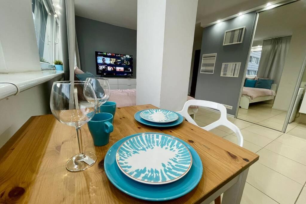 Appartamento Gold 3 Metro X2 Wifi 300 Mbs 60'Tv Netflix Hbo Appletv+ Varsavia Esterno foto